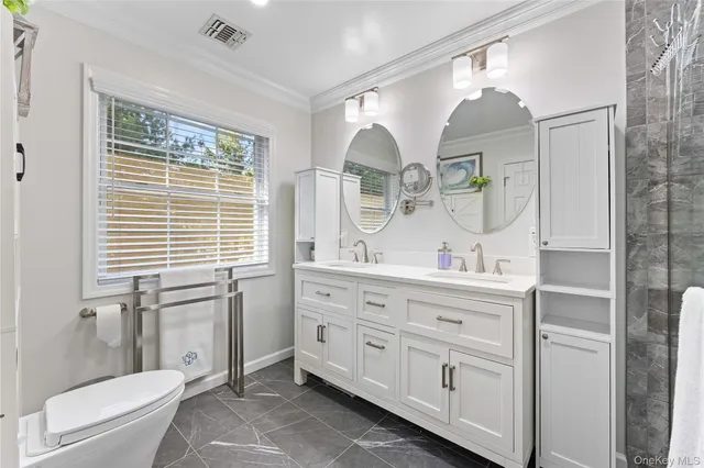 $849,000 | 2 Spring Court, Huntington, NY 11743