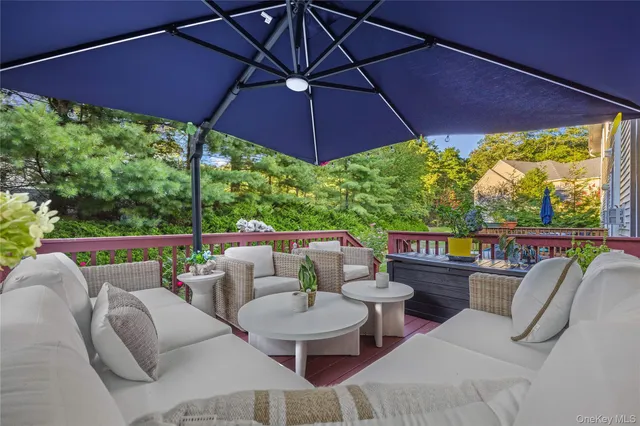 $849,000 | 2 Spring Court, Huntington, NY 11743