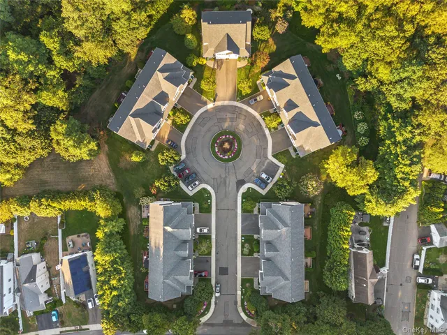 $849,000 | 2 Spring Court, Huntington, NY 11743