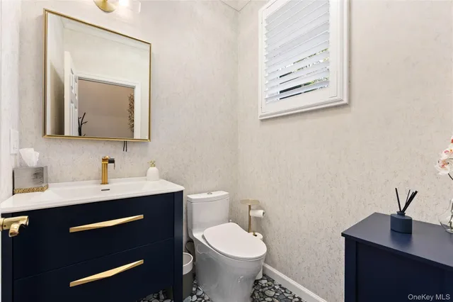 $849,000 | 2 Spring Court, Huntington, NY 11743