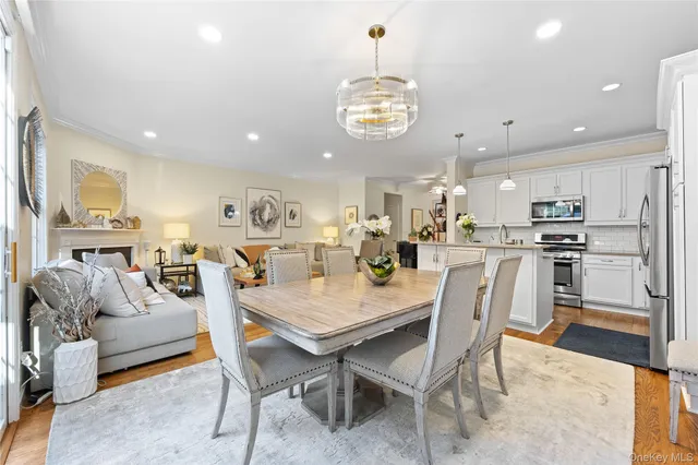 $849,000 | 2 Spring Court, Huntington, NY 11743