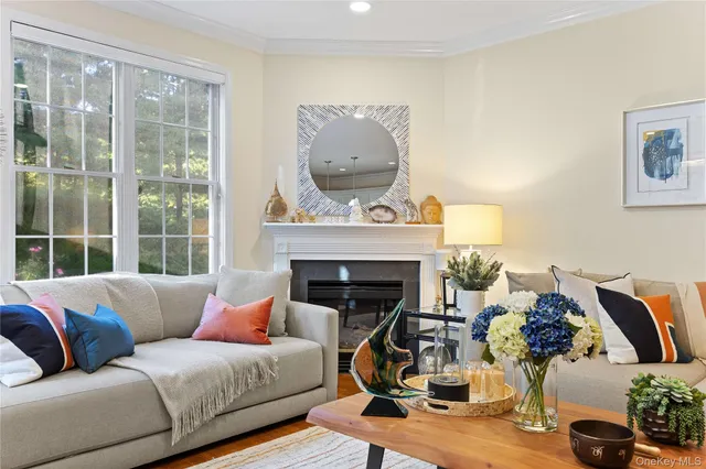 $849,000 | 2 Spring Court, Huntington, NY 11743