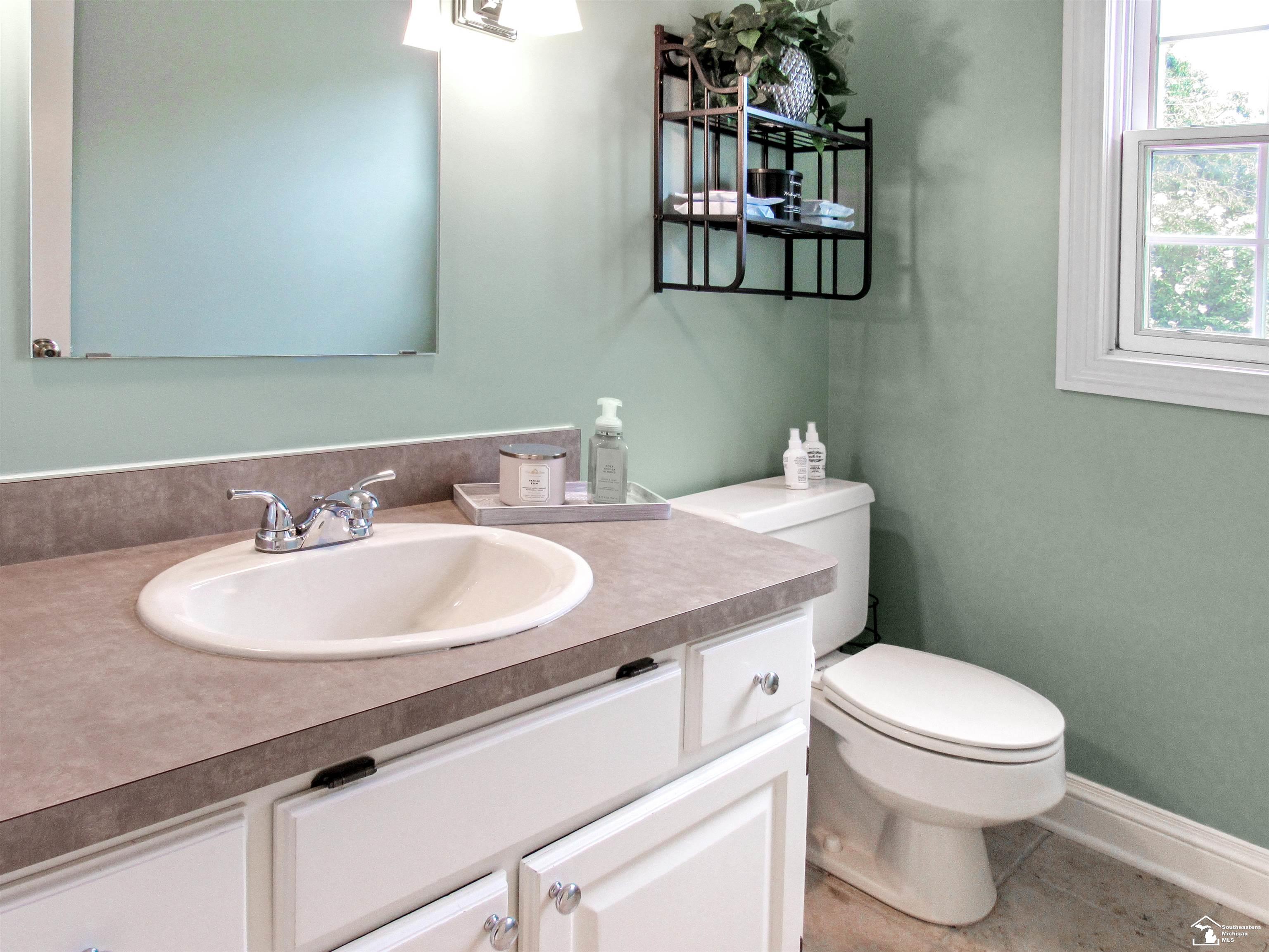 732 East Hurd Road Monroe, MI 48162 - Photo 13 of 40 50118163-12.JPG