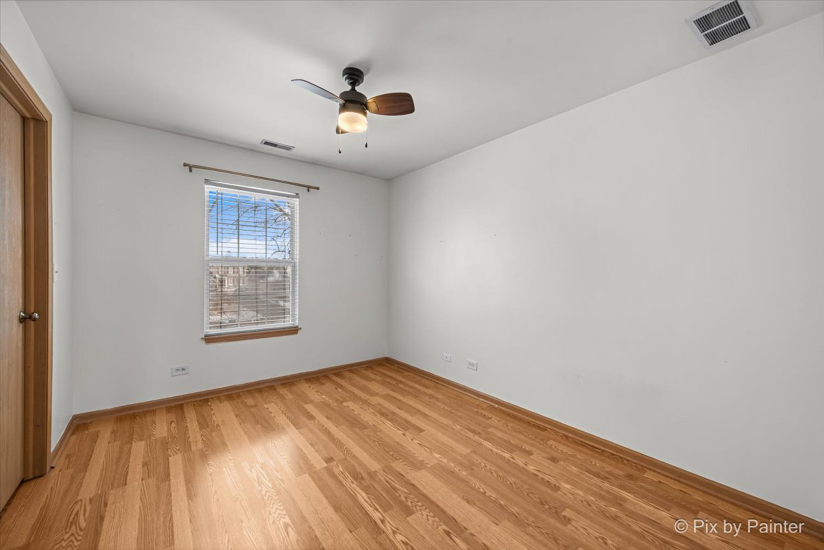 2466 Amber Lane Elgin, IL 60123 - Photo 20 of 32 an empty room with windows