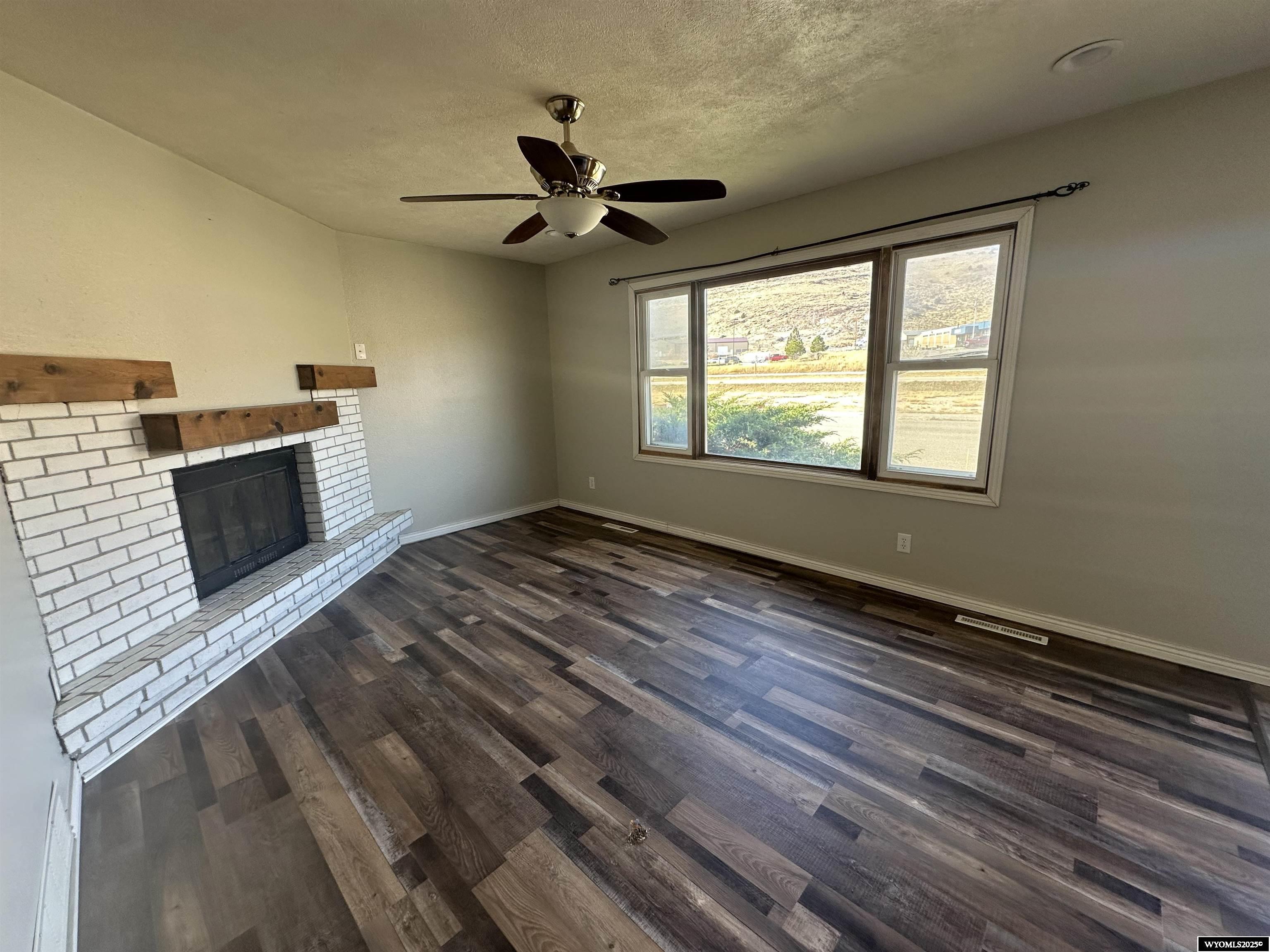 1318 Arizona Street Rawlins, WY 82301 - Photo 3 of 26