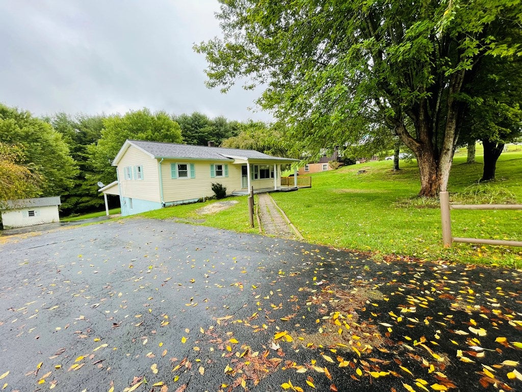 621 Fries Road Galax, VA 24333 - Photo 15 of 22 Gallery Image 15