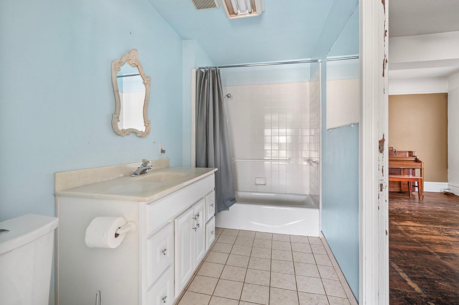 3101 River Road Vernalis, CA 95385 - Photo 24 of 81 a bathroom with a sink a toilet and shower
