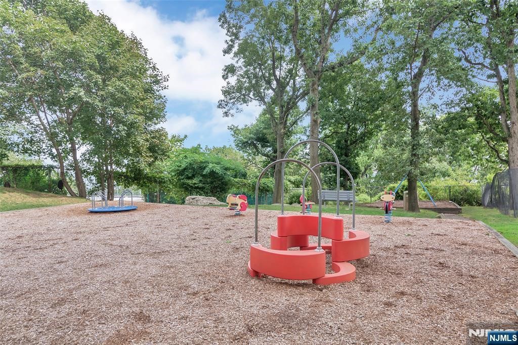 2 Horizon Road, Unit 626 Fort Lee, NJ 07024 - Photo 20 of 22