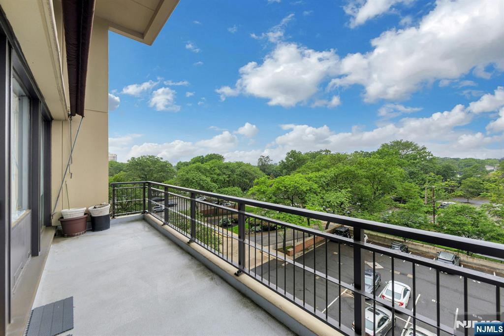 2 Horizon Road, Unit 626 Fort Lee, NJ 07024 - Photo 10 of 22