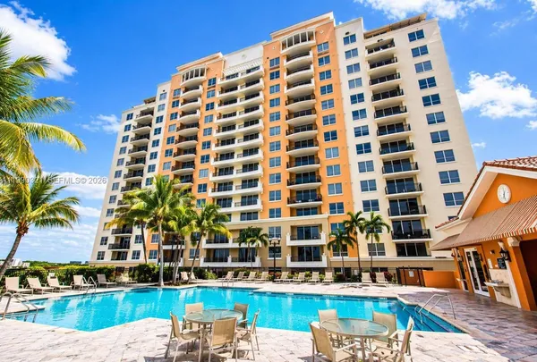$2,595 | 3232 Coral Way, Unit 605, Miami, FL 33145