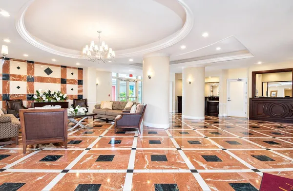 $2,595 | 3232 Coral Way, Unit 605, Miami, FL 33145