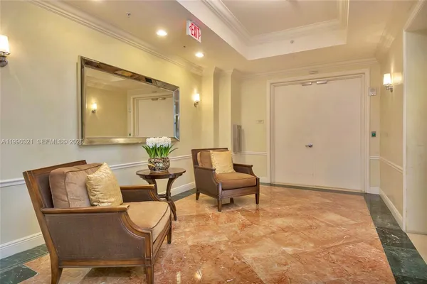 $2,595 | 3232 Coral Way, Unit 605, Miami, FL 33145