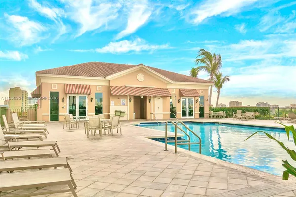 $2,595 | 3232 Coral Way, Unit 605, Miami, FL 33145