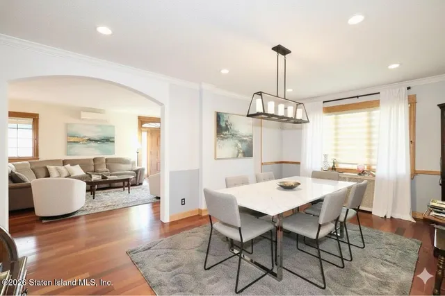 $899,999 | 168 Leverett Avenue | Great Kills