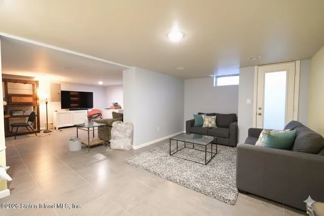 $899,999 | 168 Leverett Avenue | Great Kills