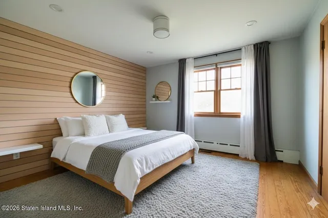 $899,999 | 168 Leverett Avenue | Great Kills