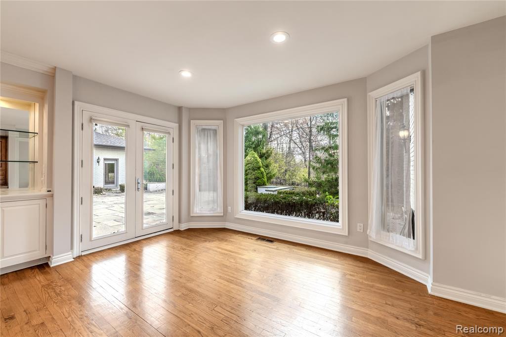 591 Rudgate Road Bloomfield Hills, MI 48304 - Photo 30 of 74
