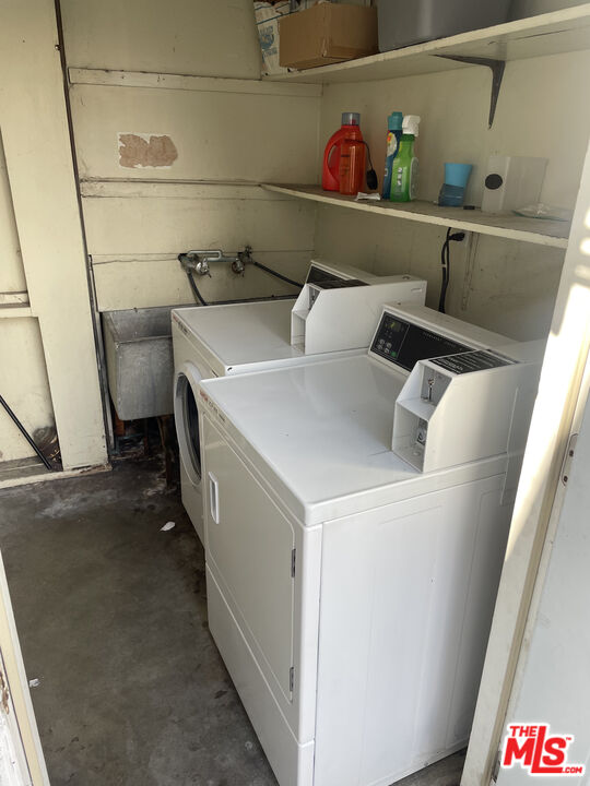 351 Temple Avenue, Unit A Long Beach, CA 90814 - Photo 18 of 18 a utility room with dryer and washer