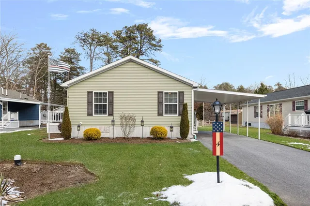 $289,900 | 4 Cheryl Lane, Coventry, RI 02816