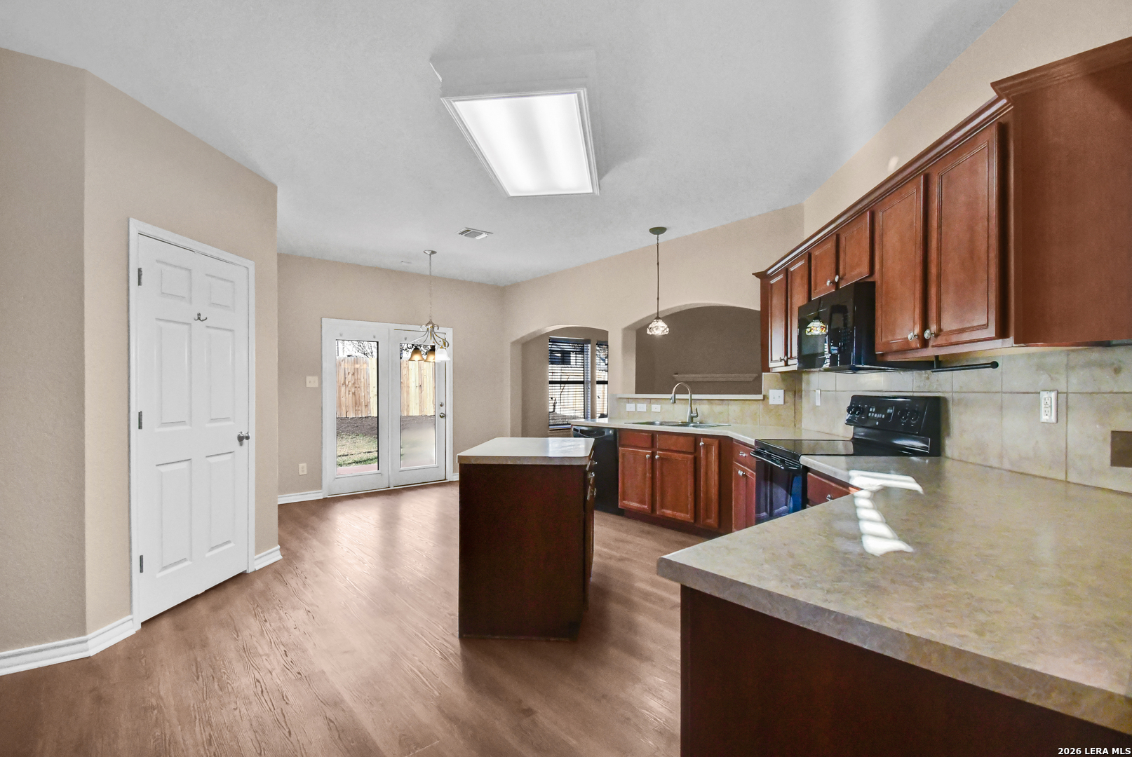 8530 Cheyenne Bluff Converse, TX 78109 - Photo 6 of 24