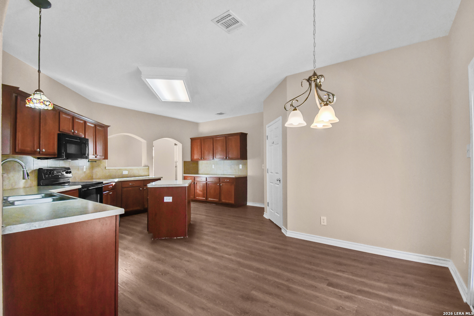 8530 Cheyenne Bluff Converse, TX 78109 - Photo 7 of 24