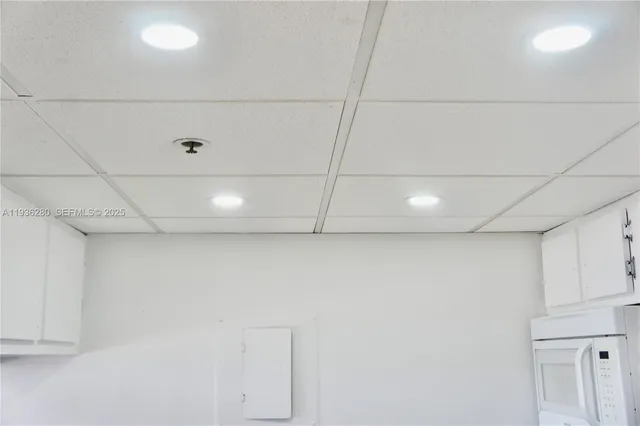 $3,050 | 7601 East Treasure Drive, Unit 1406, North Bay Village, FL 33141