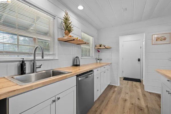 $375,000 | 696 Shaws Flat Road, Sonora, CA 95370