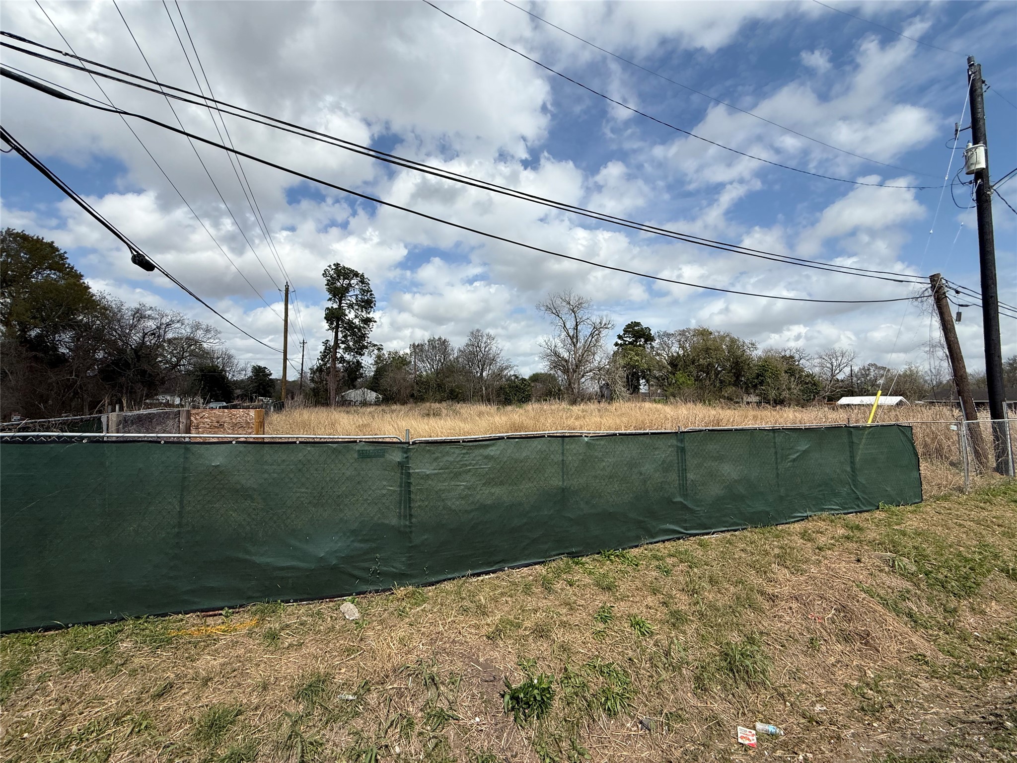 8935 Jutland Road Houston, TX 77033 - Photo 4 of 14 a view of a lake