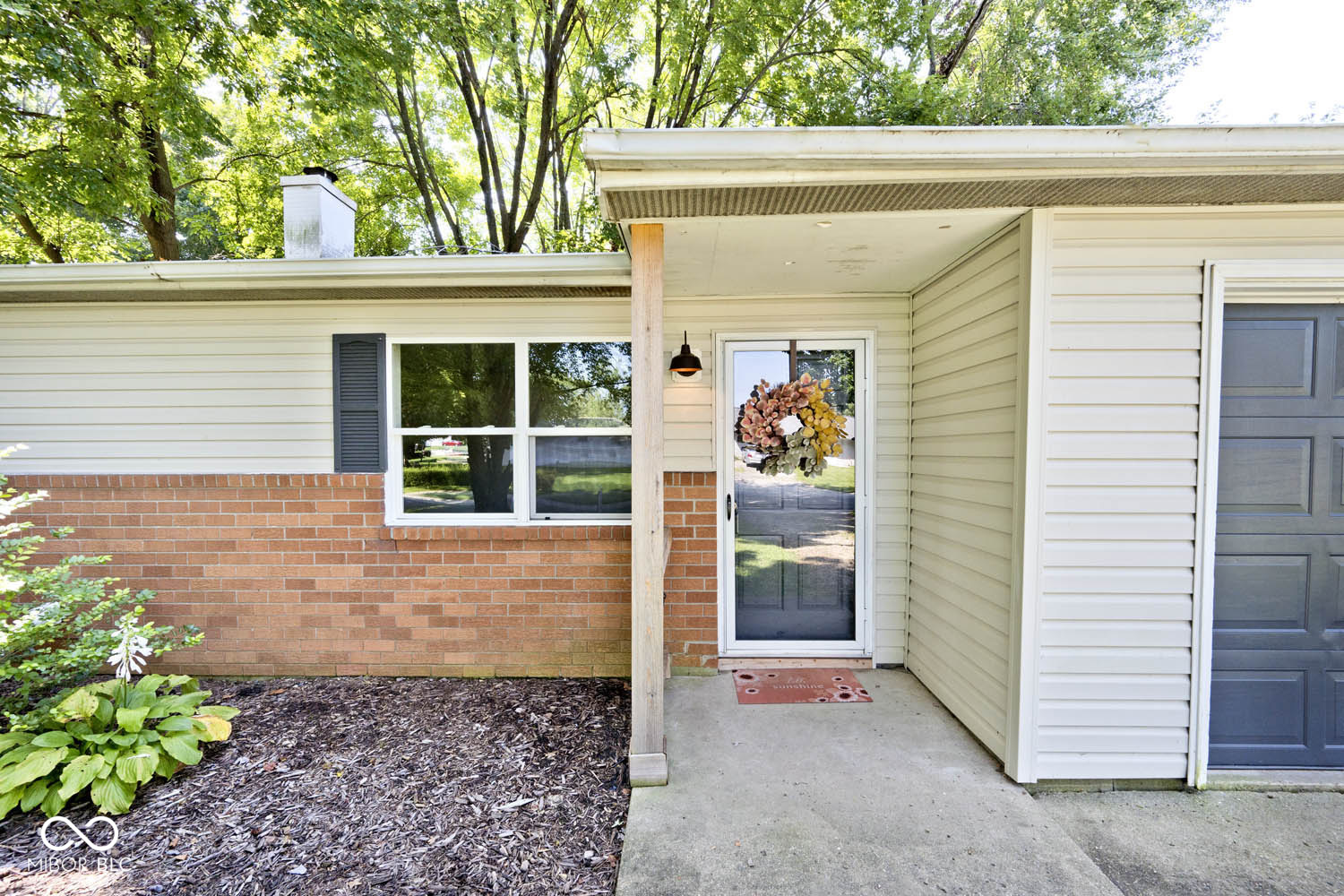 975 Rolling Hill Road Greenwood, IN 46142 - Photo 3 of 30