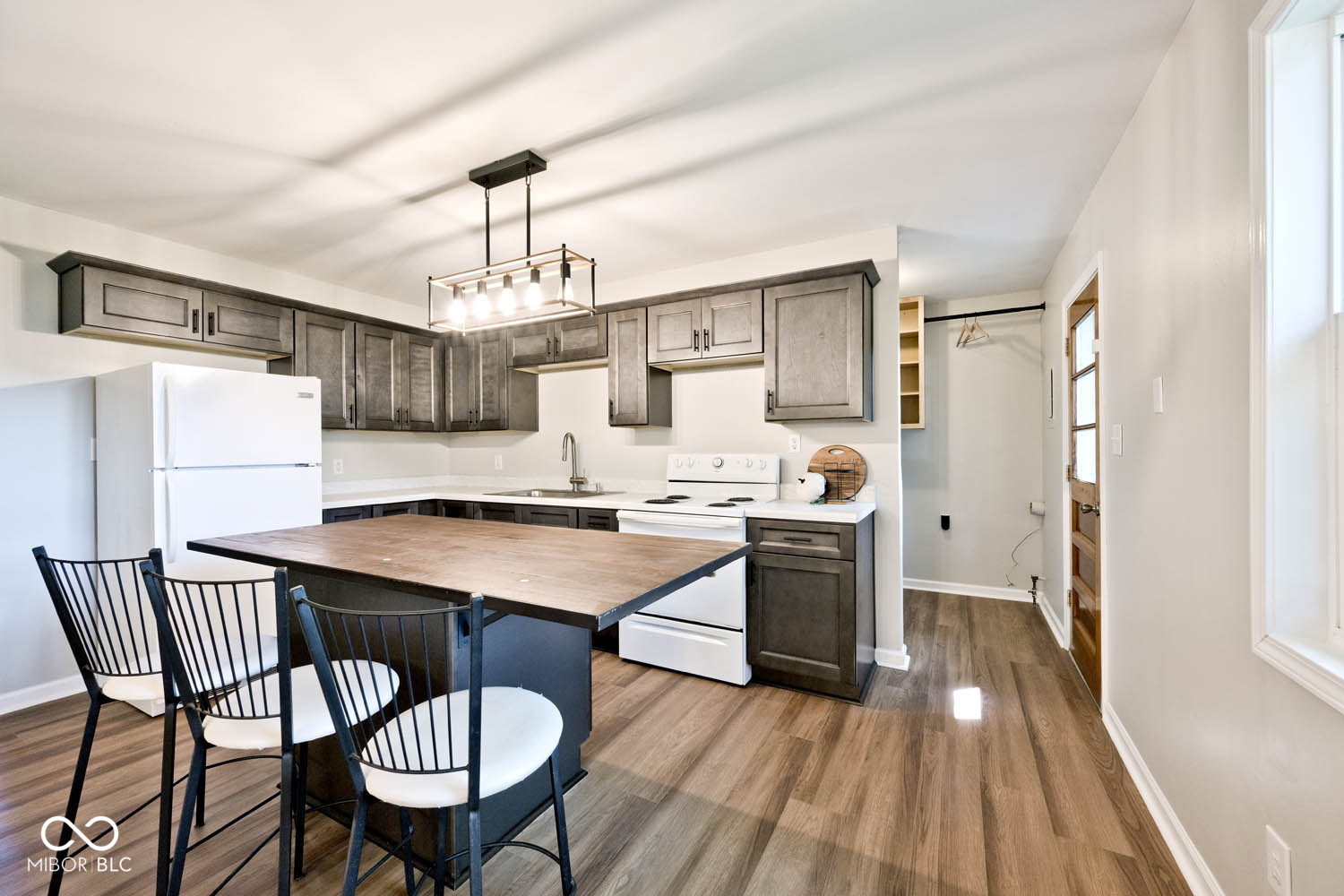 975 Rolling Hill Road Greenwood, IN 46142 - Photo 9 of 30