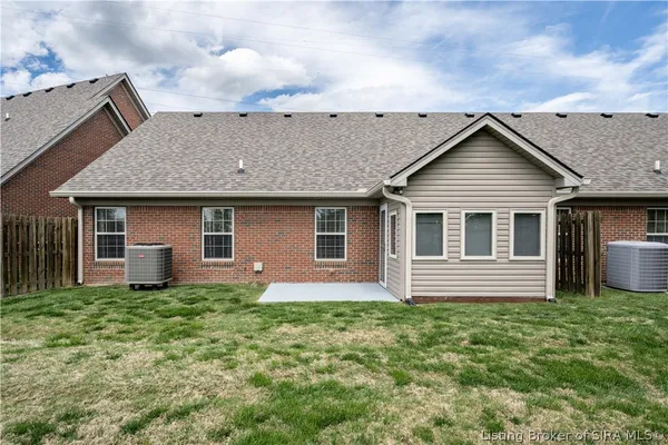 $279,900 | 1913 Edgewood Station Road, New Albany, IN 47150