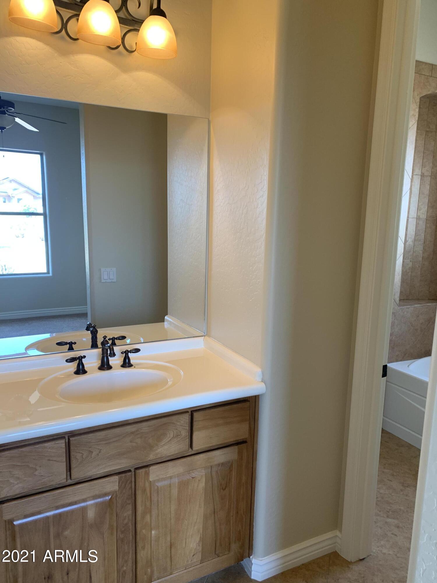 16705 West Quail Run Road Surprise, AZ 85387 - Photo 45 of 48 Jack an jill Bathroom
