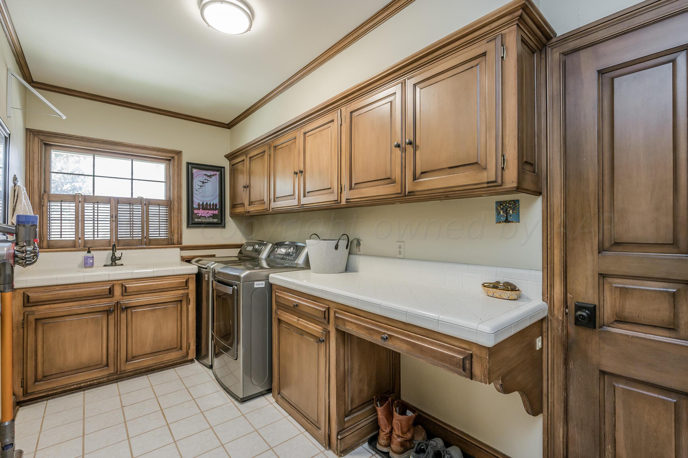6105 Elmhurst Road Amarillo, TX 79106 - Photo 14 of 28 Utility Room