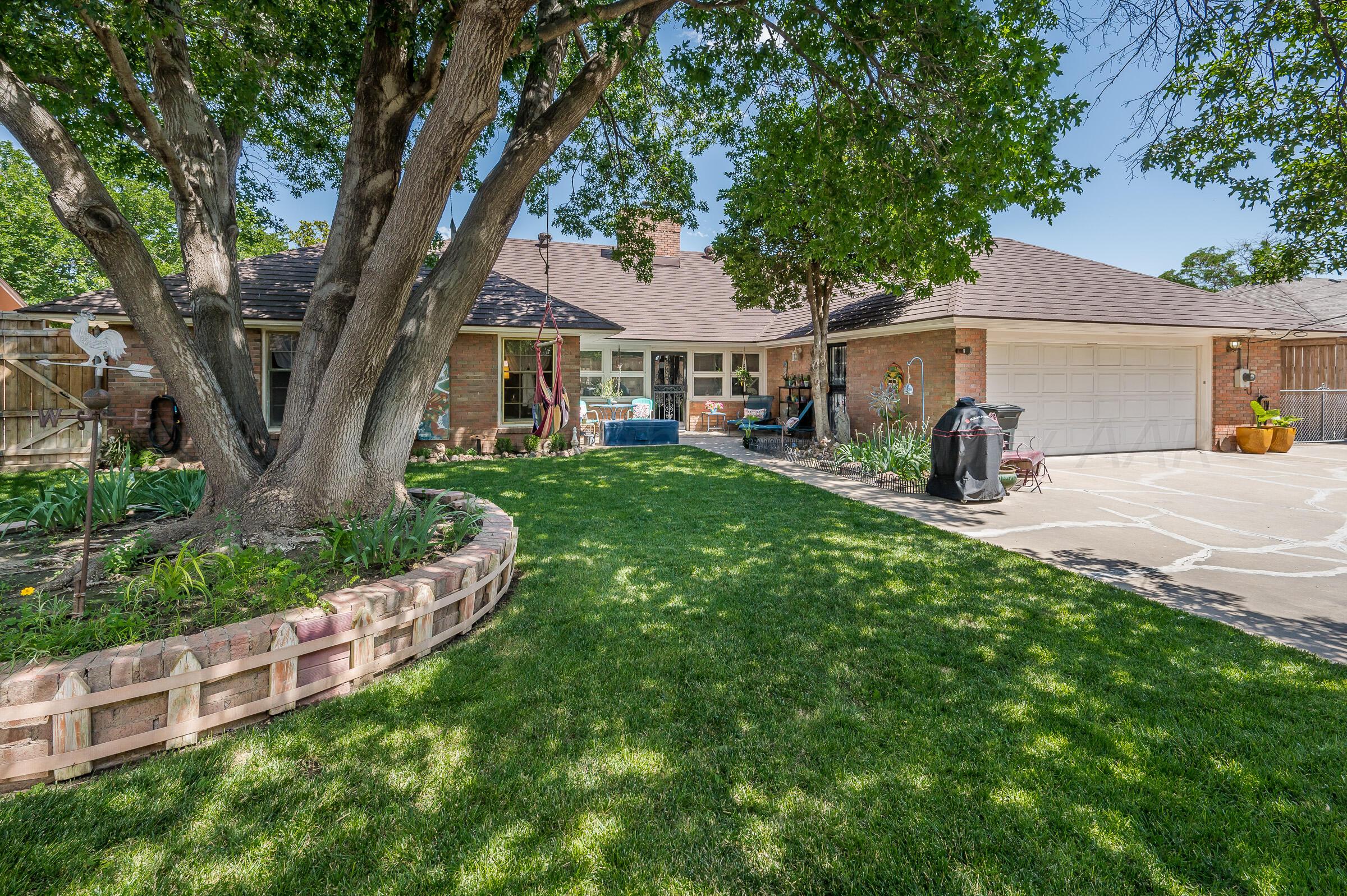 6105 Elmhurst Road Amarillo, TX 79106 - Photo 22 of 28 Back yard