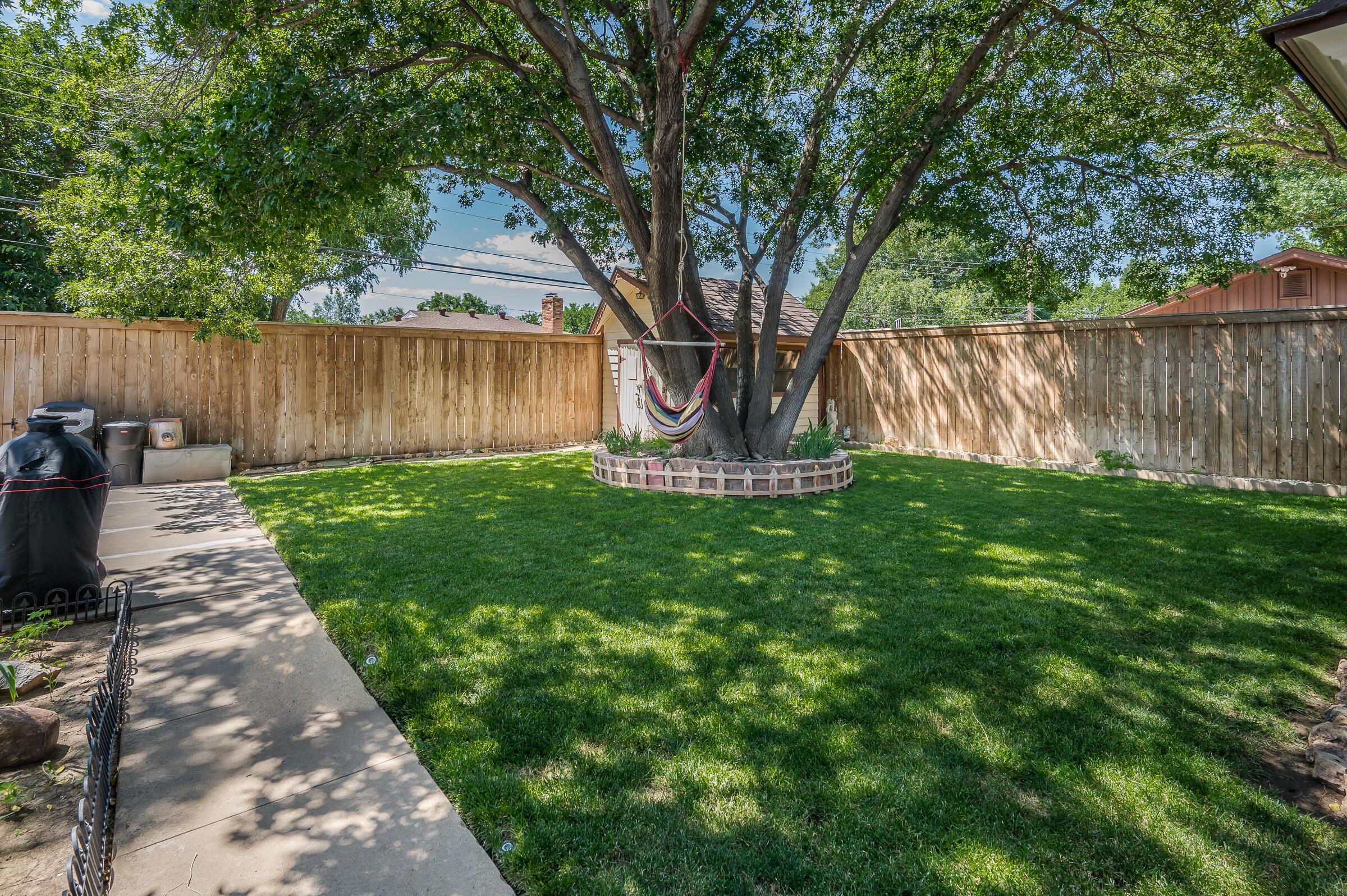 6105 Elmhurst Road Amarillo, TX 79106 - Photo 23 of 28 Back Yard
