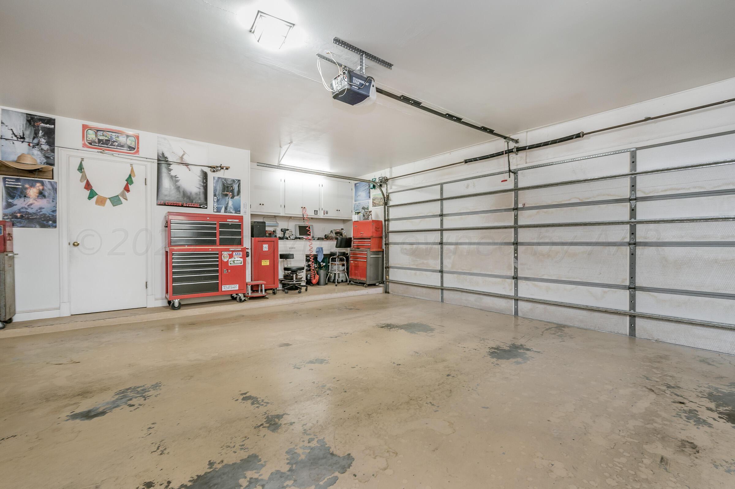 6105 Elmhurst Road Amarillo, TX 79106 - Photo 26 of 28 Garage