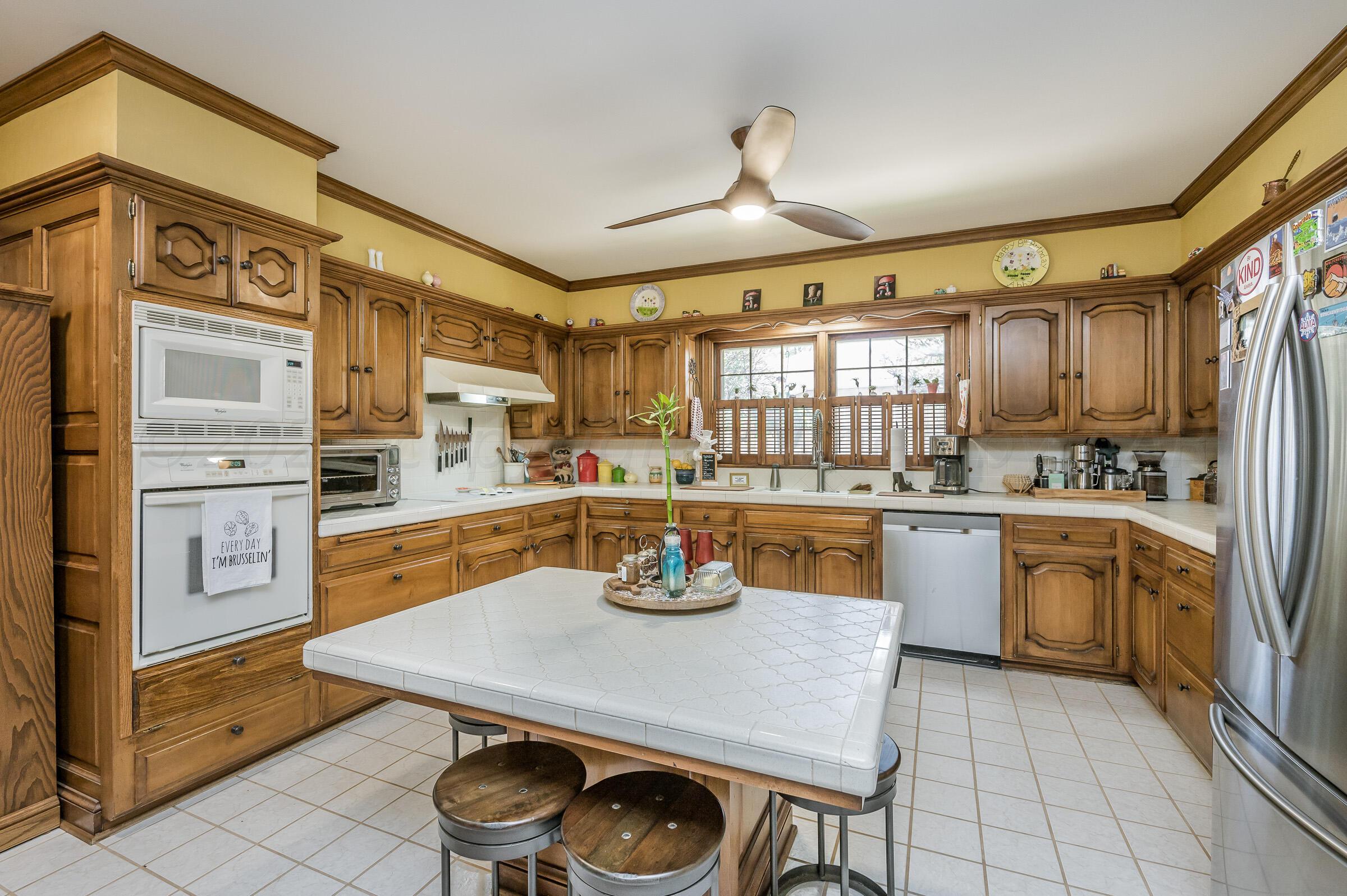 6105 Elmhurst Road Amarillo, TX 79106 - Photo 8 of 28 Kitchen