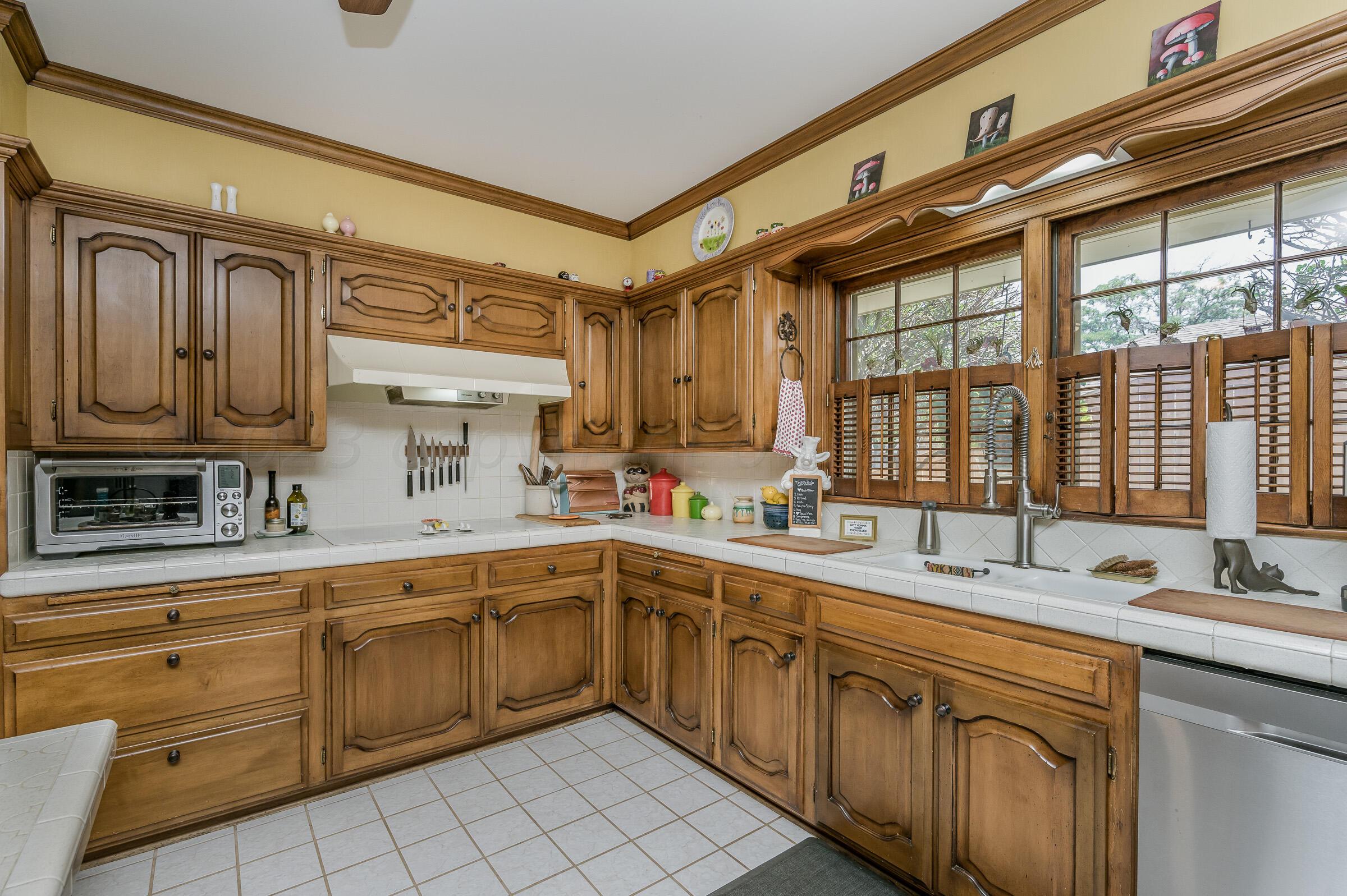 6105 Elmhurst Road Amarillo, TX 79106 - Photo 9 of 28 Kitchen-2