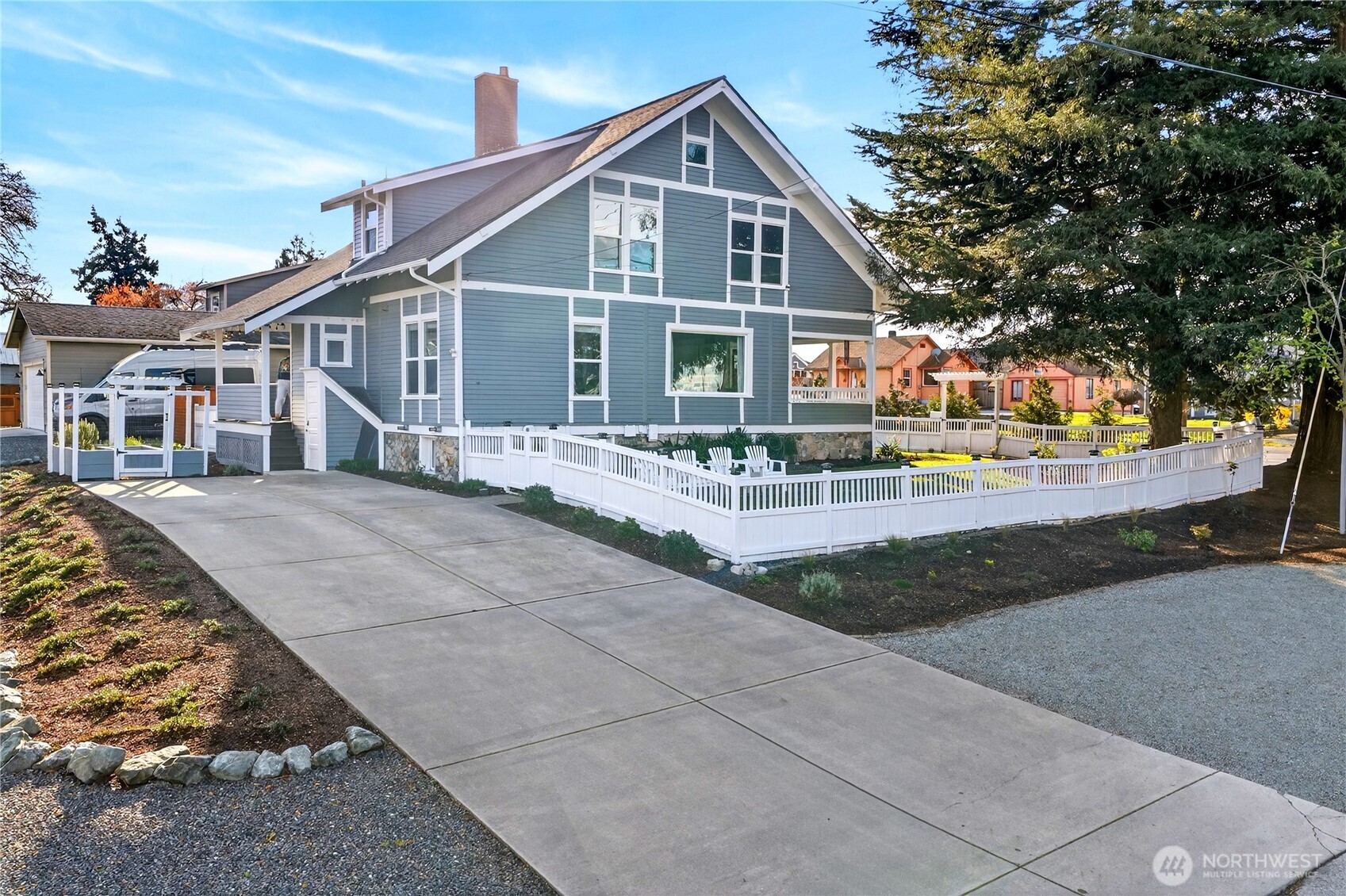 2120 12th Street Anacortes, WA 98221 - Photo 1 of 40