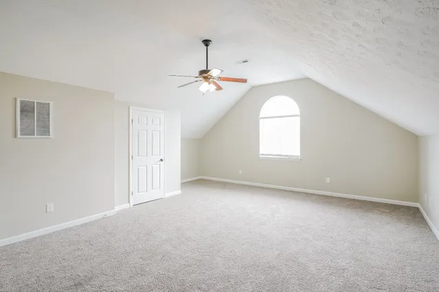 a view of empty room with window