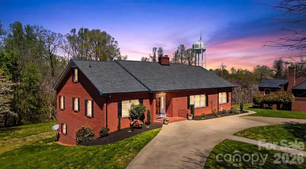 $379,900 | 32 Falls Avenue, Granite Falls, NC 28630