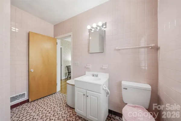 $359,900 | 32 Falls Avenue, Granite Falls, NC 28630