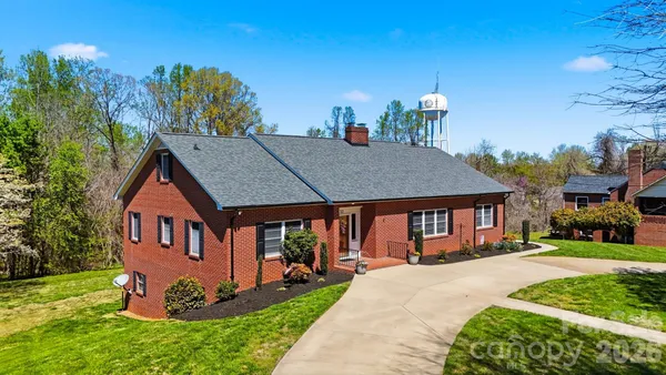 $359,900 | 32 Falls Avenue, Granite Falls, NC 28630