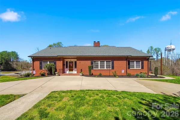 $359,900 | 32 Falls Avenue, Granite Falls, NC 28630