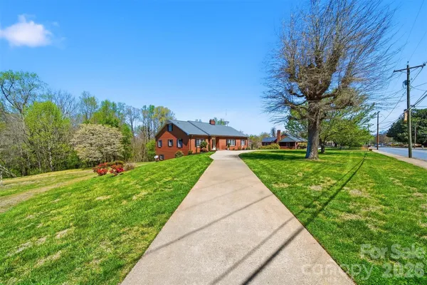 $359,900 | 32 Falls Avenue, Granite Falls, NC 28630