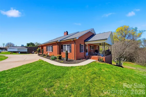 $359,900 | 32 Falls Avenue, Granite Falls, NC 28630