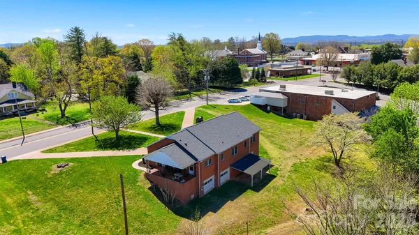$359,900 | 32 Falls Avenue, Granite Falls, NC 28630