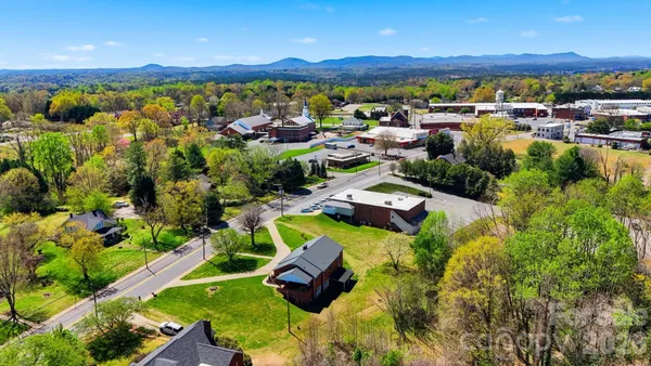 $359,900 | 32 Falls Avenue, Granite Falls, NC 28630