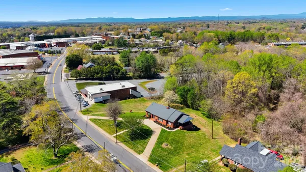 $359,900 | 32 Falls Avenue, Granite Falls, NC 28630