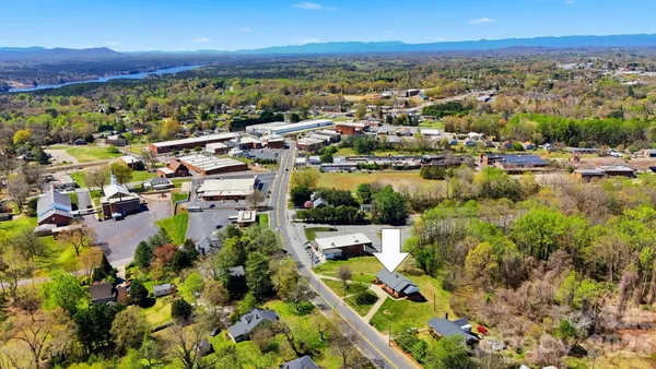 $359,900 | 32 Falls Avenue, Granite Falls, NC 28630